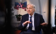 Далио предупреждава за "инфаркт" с дълга на САЩ в рамките на три години