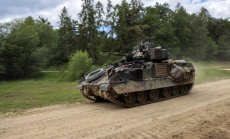 САЩ и Германия ще изпратят бронирани бойни машини на Украйна