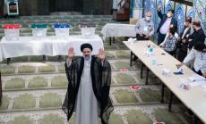 Новият президент на Иран е евентуален наследник на Хаменей и под санкциите на САЩ