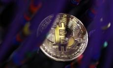 Биткойн удари нов рекорд и е напът да изпрати най-силния си месец от 2019 г. насам