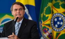 Политическа и Covid криза едновременно застигнаха бразилския президент Болсонаро 
