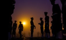 Индия купува все по-малко оръжия, но също толкова петрол от Русия