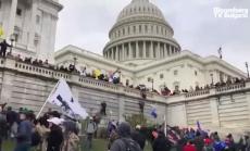 Щурмът на Конгреса от поддръжниците  на Тръмп