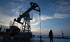 Мъгливите тактики на Русия поддържат износа на нафта, но приходите на страната намаляват