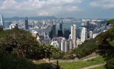 Китай ограничава визите за американци, обвинени във намеса в делата в Хонконг