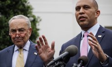 Твърди се, че демократи на високи постове искат Байдън да се откаже от надпреварата