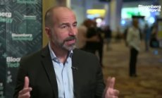 Uber ще вози хора и ще доставя всичко за 1ч