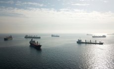 Русия прекратява сделката за зърно от Украйна след нова атака по моста към Крим