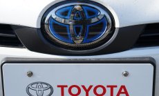 Toyota временно спира доставките на 10 модела заради проблеми със сертифициране