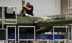 Отбранителни фирми примамват работници с йога, по-високи заплати и дори кондоми