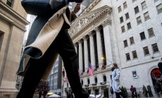 Новото правило на Уолстрийт за Тръмп: Игнорирайте шума и гледайте дългосрочно