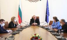 Борисов разпореди спиране на имунизациите с ваксината на AstraZeneca