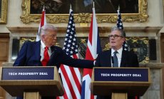 Безпрецедентен спад в доверието: Стармър не се справя с последиците от Брекзит