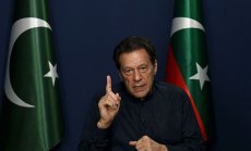 Краят на аферата: Имран Хан се превърна от любимец на пакистанската армия в неин враг