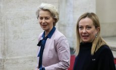 Урсула фон дер Лайен беше преизбрана начело на ЕК в търсене на стабилност