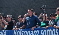 Болсонаро е обвинен в престъпления срещу човечеството