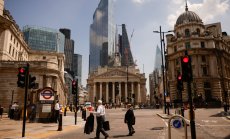 Великобритания планира нов данък върху работниците в опит да огранични пандемичния бюджетен дефицит