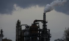 Петролът поскъпва след спекулации за ново съкращение на добива от ОПЕК+