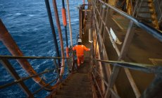 Петролният бум на това десетилетие се премества далече в открито море