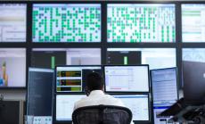 Акциите, петролът и валутите в Европа се покачват