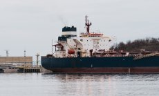 Русия е изправена пред криза за петролни танкери с натрупването на санкции