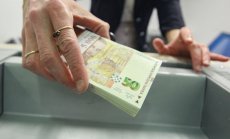 България рискува наказания заради забавянето с минималната работна заплата