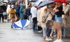 Поколението Z понася икономическата тежест на коронавируса