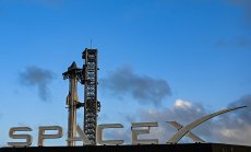 SpaceX ускорява плана за кацане на Луната след натиск от NASA
