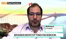 Фалшивият дебат за Facebook 