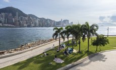 Планината от необслужвани заеми в Хонконг поражда разговори за "лоша банка"