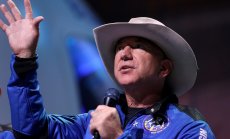 Безос предложи 2 млрд. долара, за да се върне в състезанието до Луната