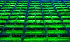 Притеснията на Мъск за биткойн сринаха криптоакциите