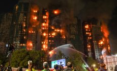 Жилищен комплекс горя след ремонт в Хонконг; загиналите вече са 55