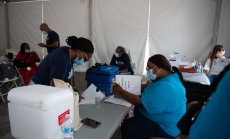 Ваксините срещу Covid могат да се превърнат в жизнеспособен бизнес, но това е проблем 