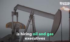 Производител на батерии наема ветерани от петролната индустрия