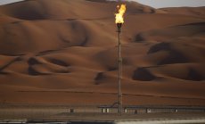 Петролът поевтиня след сигнали, че Саудитска Арабия е готова да увеличи добива