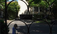 Бевърли Хилс трябва да се ориентира към предлагането на по-евтини жилища