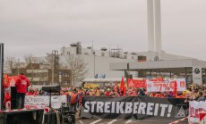 VW, Stellantis се подготвят за още една тежка година в автомобилната индустрия