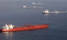 САЩ разследват около 100 танкера за нарушаване на петролните санкции срещу Русия