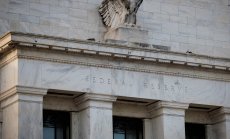 Фед ще задържи лихвите и ще сигнализира за намаление през септември