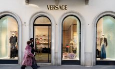 Pradace вече е факт. Prada придобива Versace, за да се конкурира с LVMH