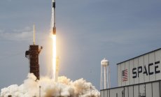 SpaceX обмисля продажба на акции при оценка от $200 млрд.