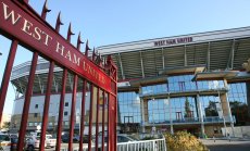 На кой отбор беше фен Елизабет ІІ и на каква позиция е играла футбол?