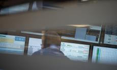 Европейските акции поевтиняват на фона на политическите опасения