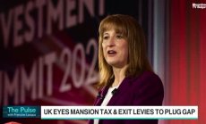 Рийвс залага на данъците за бюджета