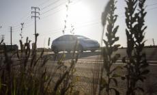 Потребителите искат да карат повече хибридни автомобили, отколкото електрически