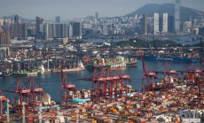 Глобалната търговия пада с 2,8% след началото на войната на Русия в Украйна