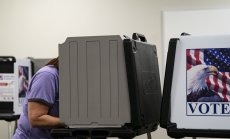 Инвеститорите от акции до криптовалути се подготвят за колебанията на изборите в САЩ