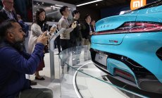 Xiaomi разтърсва китайския EV сектор, като държи конкурента си XPeng на нокти