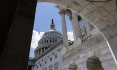 Крипто секторът увеличи значително даренията преди междинните избори в САЩ